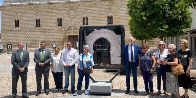 La Exposición “Museorum” Embellece la Plaza Mayor de Cogolludo