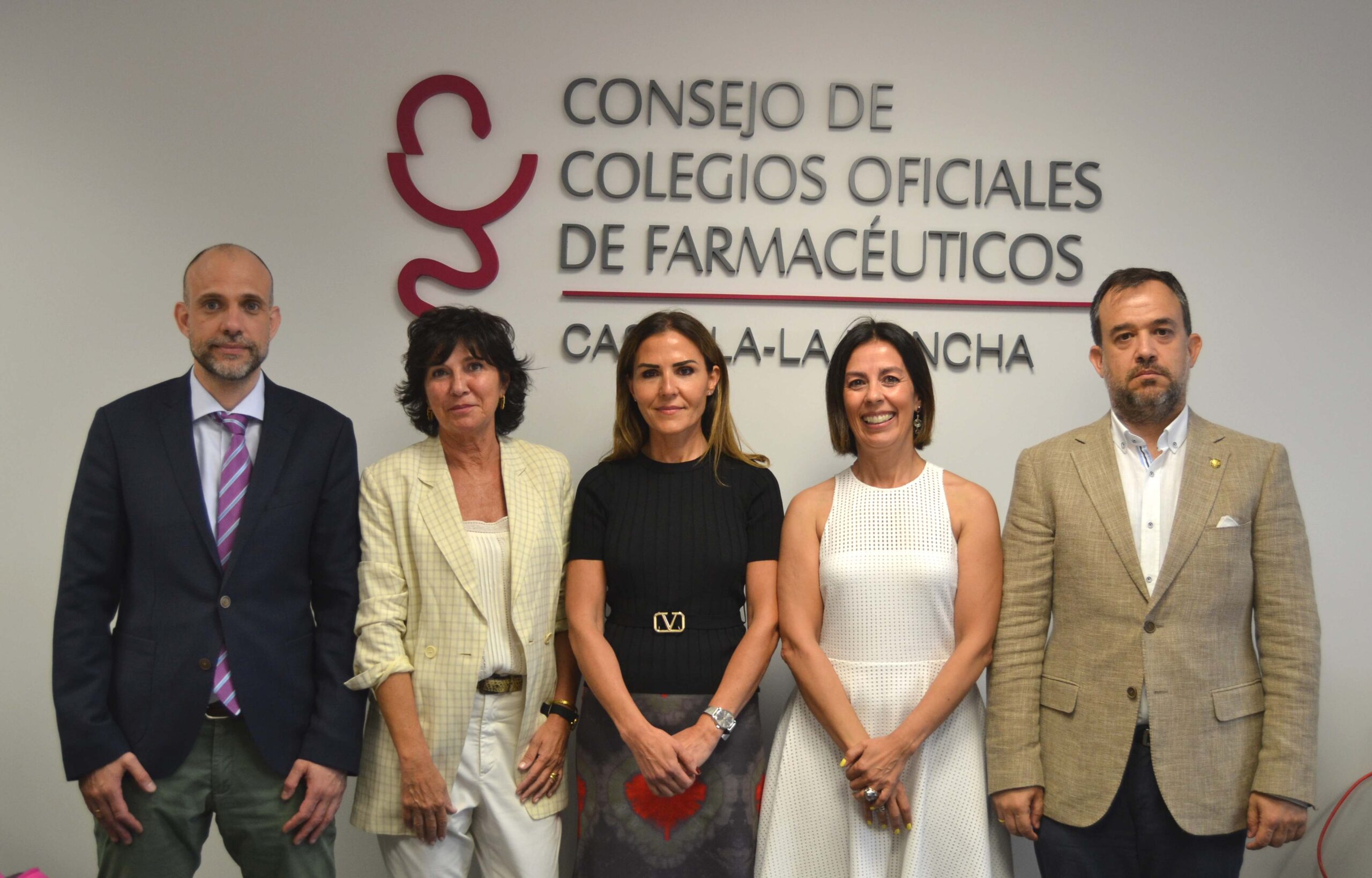 COFCAM celebra la apertura de 104 nuevas farmacias en Castilla-La Mancha y pide más competencias para los farmacéuticos