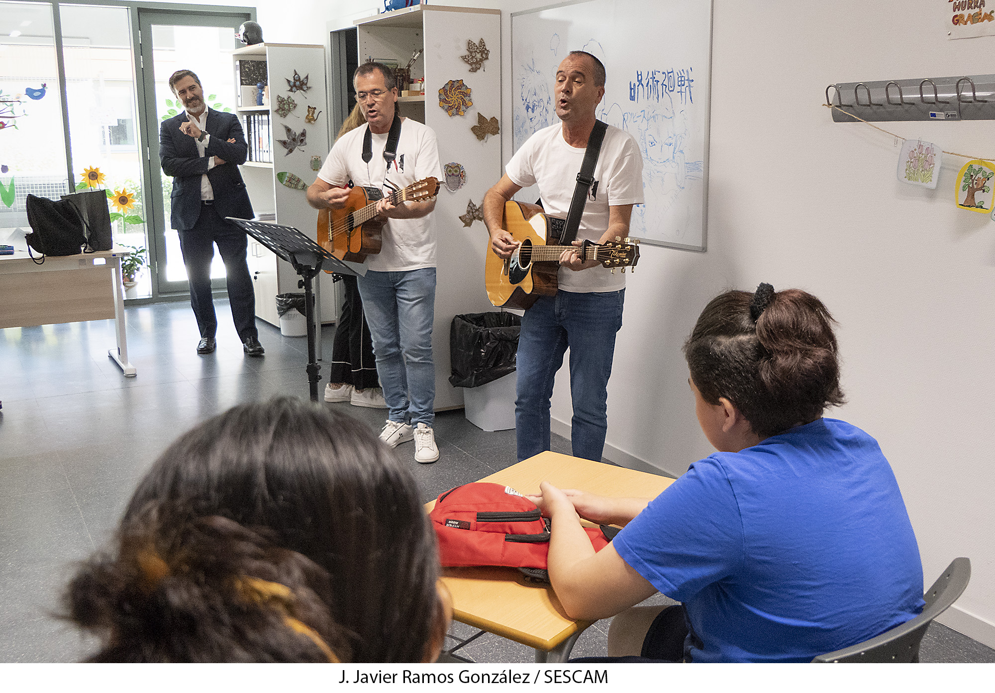 Concierto terapéutico: 'Doble o Nada' lleva música en vivo al Hospital Universitario de Guadalajara