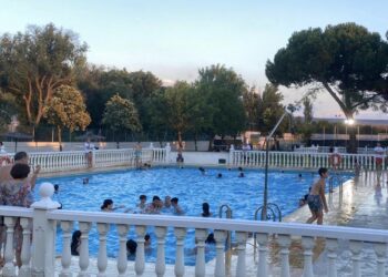 Ampliación de Horarios Piscina Municipal Alovera por Ola de Calor: Abierta Hasta las 23h y Evento Especial