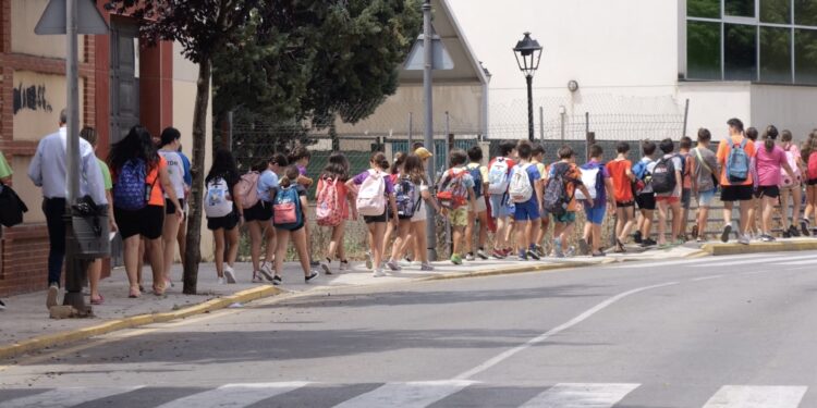 Alovera Ofrece Más de 2600 Plazas Gratuitas para Campamentos Infantiles y Juveniles en Verano 2024