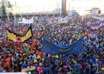 La peña El Bizcocho Borracho da el pistoletazo de salida a la Semana Grande de Guadalajara con un magnífico pregón