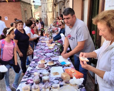 Equinoccio en la Plazuela 2024: Éxito en Cogolludo con Catas, Cultura y Música en Vivo