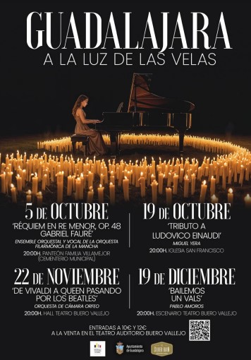 Más de 1.000 velas y música clásica en el cementerio de Guadalajara