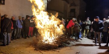 Las Hogueras de la Purísima 2024 en Horche: Tradición, Fuego y Fiesta en una Noche Fría