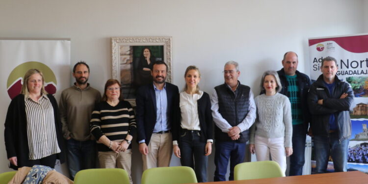 ADEL Sierra Norte instala cámaras de videovigilancia en 7 municipios para mejorar la seguridad en Guadalajara