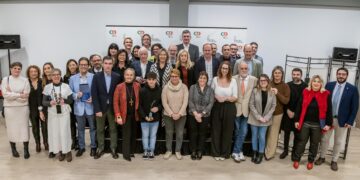 Ana Guarinos entrega el Premio ‘Libertad de Expresión’ a Nuria Fernández y defiende la libertad de prensa