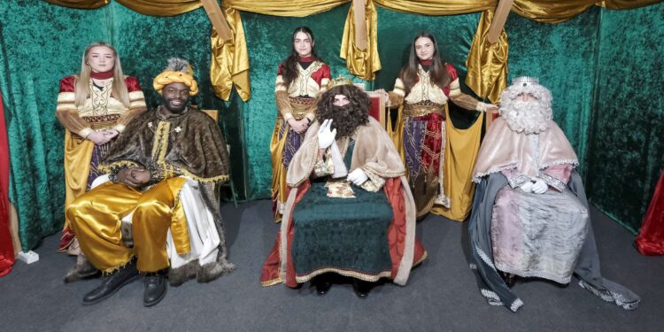 Cabalgata de Reyes Magos en Azuqueca de Henares: Horarios, Recorrido y Actividades del 5 de enero 2025