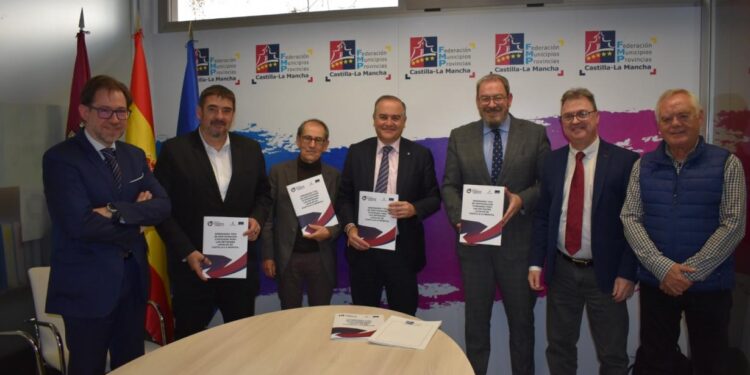 Castilla-La Mancha presenta un modelo de ordenanza para fomentar la participación ciudadana en los municipios