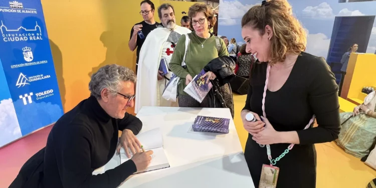 FADETA Promociona el Libro ‘Viaje y Nuevo Viaje a La Alcarria en Familia’ en FITUR 2025