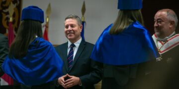García-Page anuncia la gratuidad de la matrícula universitaria a partir del próximo curso durante la toma de posesión del rector de la UCLM