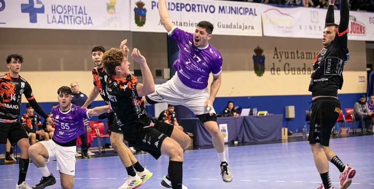 IMPULSE BM Guadalajara Muestra Brotes Verdes en su Amistoso contra ABANCA Ademar León