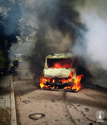 Incendio de un camión en la urbanización El Clavín de Guadalajara controlado sin heridos