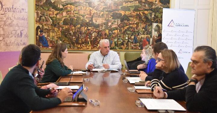 La Diputación de Guadalajara invertirá 101.400 € en la mejora de calles y redes de Alcolea del Pinar y pedanías