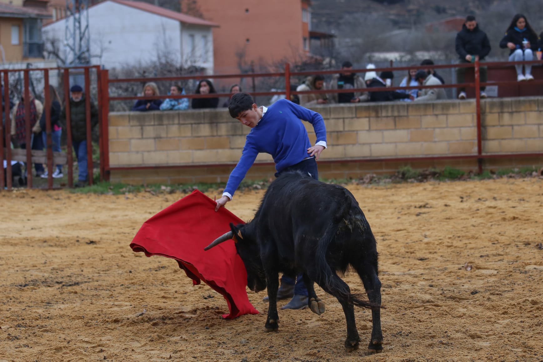 David de Miranda inaugura la temporada taurina 2025 en Valdesaz con un tentadero cargado de arte y tradición