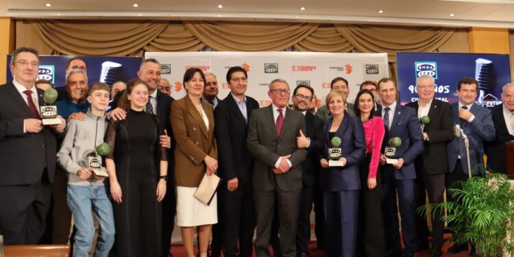 Gobierno de Castilla-La Mancha defiende los medios locales en el 90 aniversario de Radio Ciudad Real EAJ-65