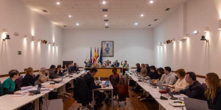 Guadalajara aprueba un presupuesto de 99,6 millones para 2025 con más inversión y sin subir impuestos