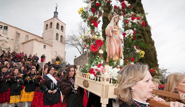 Fiesta de Santa Águeda en Cogolludo: Tradición, Mujeres y Cultura Popular