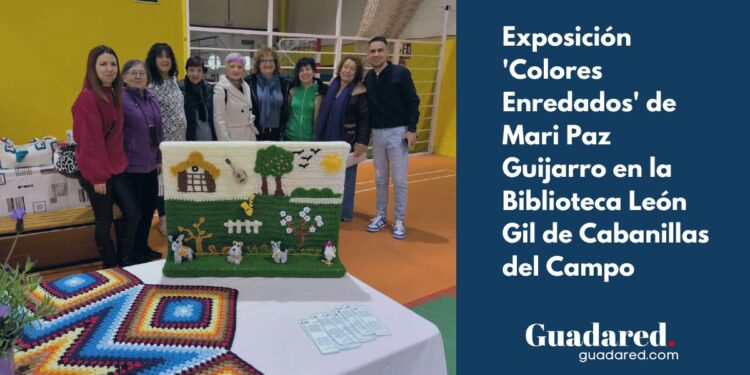 Exposición 'Colores Enredados' de Mari Paz Guijarro en la Biblioteca León Gil de Cabanillas del Campo