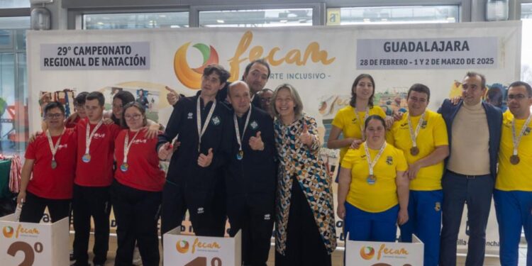 Guadalajara despide el 29º Campeonato Regional de Natación Fecam con 9 récords y 170 nadadores