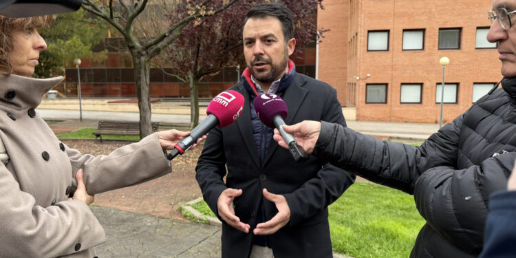 Iván Sánchez (VOX) denuncia la “inacción política” ante el riesgo de inundaciones