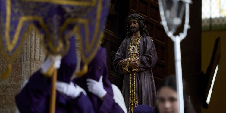 La procesión del Jueves Santo en Yunquera de Henares llena las calles de emoción, tradición y fervor religioso