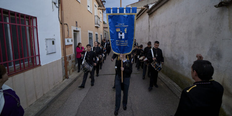 La procesión del Jueves Santo en Yunquera de Henares llena las calles de emoción, tradición y fervor religioso