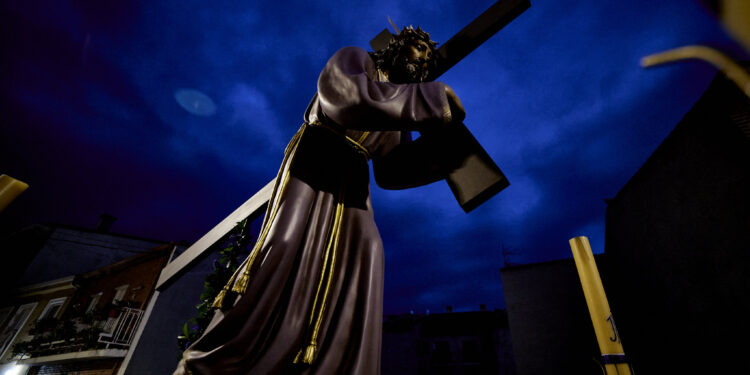 La procesión del Jueves Santo en Yunquera de Henares llena las calles de emoción, tradición y fervor religioso