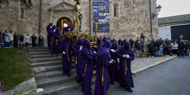 La procesión del Jueves Santo en Yunquera de Henares llena las calles de emoción, tradición y fervor religioso