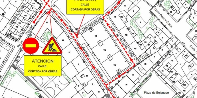 Tráfico afectado en Calle Ramón y Cajal por obras de asfaltado e instalación de la Red de Calor