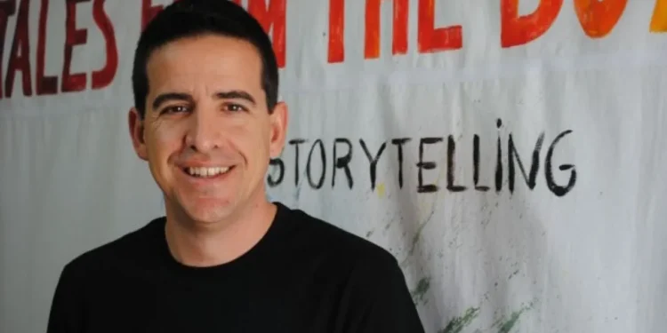 Día del Libro 2025: cuentacuentos bilingüe en Driebes y Yebra con Estibi Mínguez