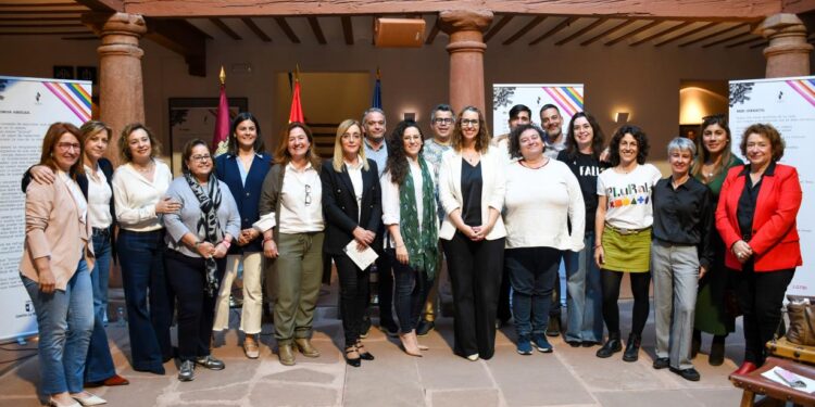 Día de la Visibilidad Lésbica en Castilla-La Mancha: Compromiso contra la Discriminación y la Igualdad de Género