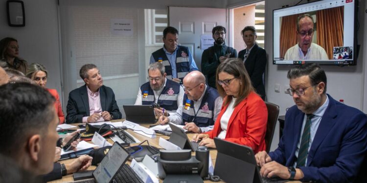 El Gobierno regional sigue coordinando la resolución y atendiendo las incidencias