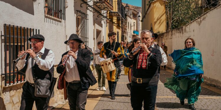 Descubre la magia de Pareja en su Feria Medieval, con talleres, espectáculos y gastronomía típica