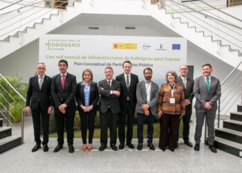 García-Page reivindica la coherencia en las reglas del trasvase Tajo-Segura y destaca el impulso de Puertollano como gigante del hidrógeno verde