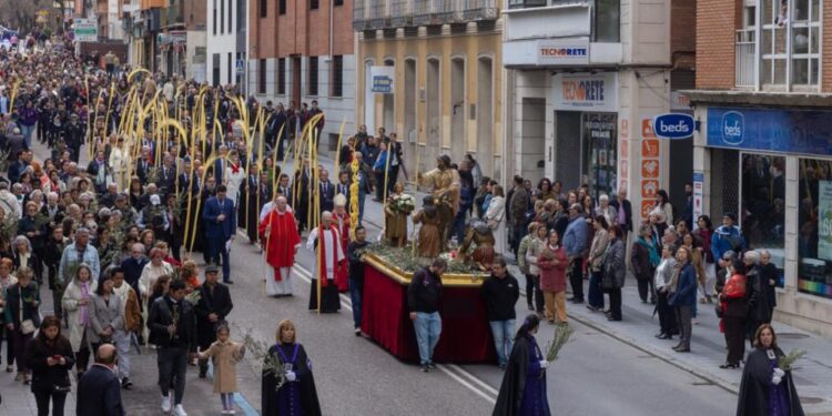 La Procesión del Domingo de Ramos Inicia la Semana Santa en Guadalajara 2025: Tradición, Fe y Cultura