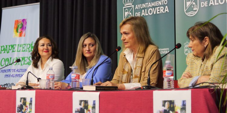Cristina Morató presenta Reinas de leyenda en Alovera durante la Semana del Libro 2025