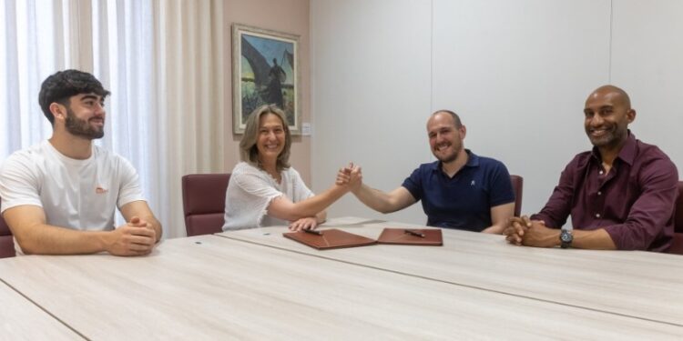 Guadalajara firma convenio con el Club Alcarreño para promover el deporte inclusivo y femenino