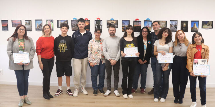 Exposición fotográfica en la Biblioteca León Gil