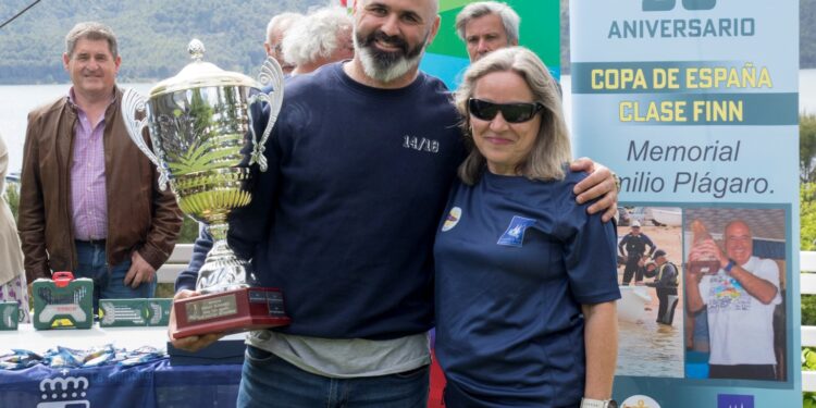 Copa de España Finn 2025 en Entrepeñas: Triunfo gallego en el VIII Memorial Emilio Plágaro