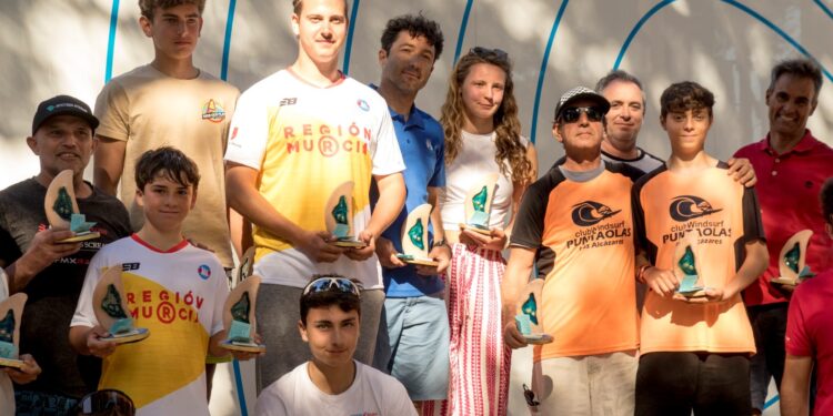 Eduardo Navarro, campeón de España Máster de Windsurf Slalom 2025 en Los Alcázares (Murcia)