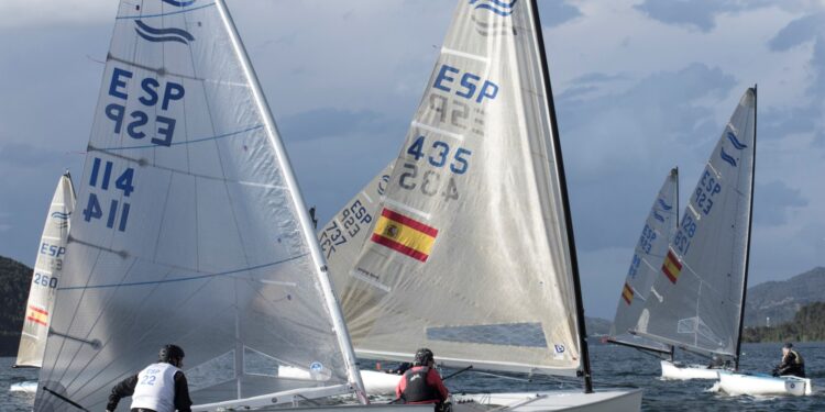 Copa de España Finn 2025 en Entrepeñas: Triunfo gallego en el VIII Memorial Emilio Plágaro