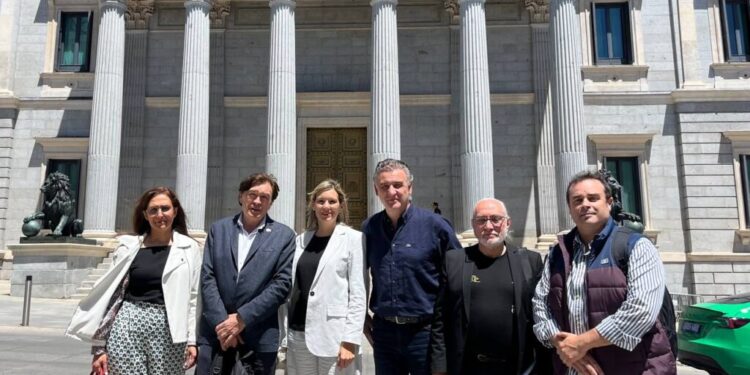 La España vaciada rechaza el recorte de paradas de autobús