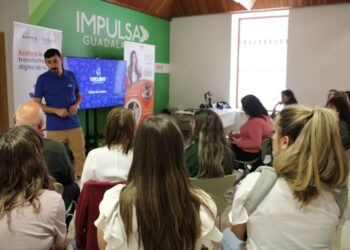 Taller gratuito de edición de vídeo para comercios en Guadalajara | Formación para pymes y autónomos