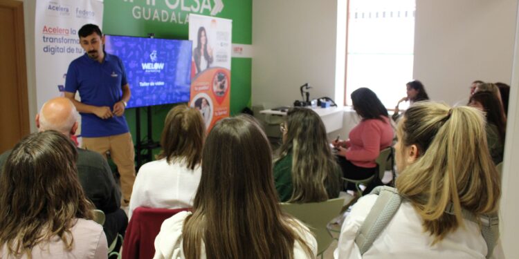 Taller gratuito de edición de vídeo para comercios en Guadalajara | Formación para pymes y autónomos