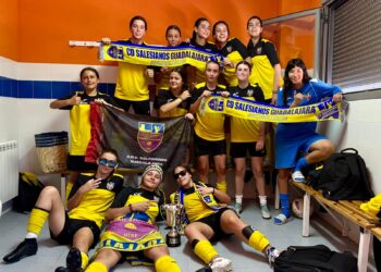 El CD Salesianos femenino revalida el título regional de fútbol con una temporada invicta