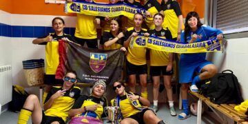 El CD Salesianos femenino revalida el título regional de fútbol con una temporada invicta