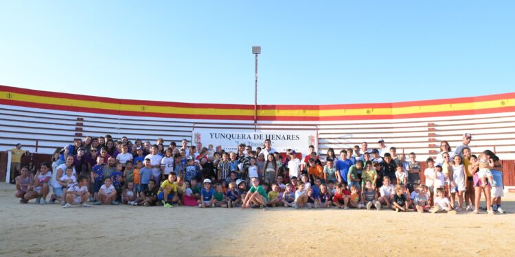 Diversión y tradición en el encierro de carretones de Yunquera de Henares 2025