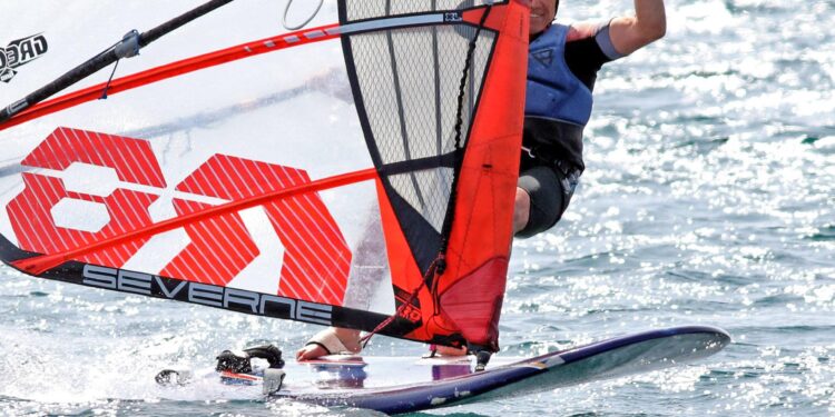 Alfonso Tertre, tercer clasificado en el Campeonato Ibérico de Fórmula Windsurf 2025 en Portugal