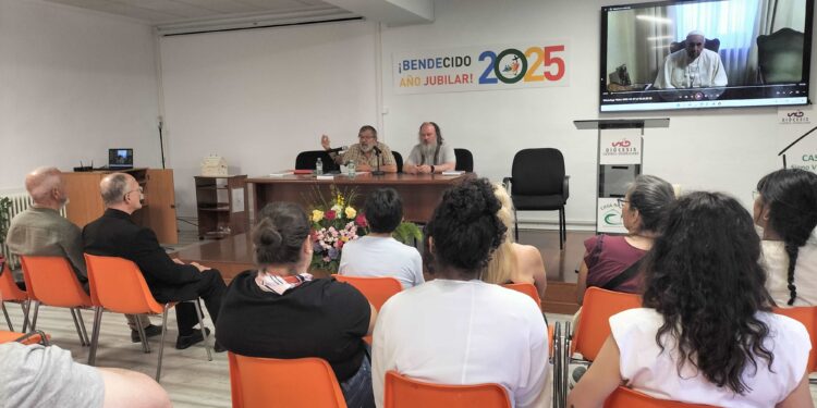 Accem organiza Mesas Interculturales en Casa Nazaret por el mes de los refugiados en Guadalajara